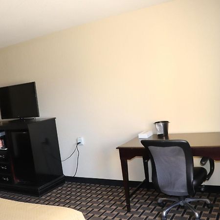 Econo Lodge Inn & Suites Wisconsin Dells Exterior foto