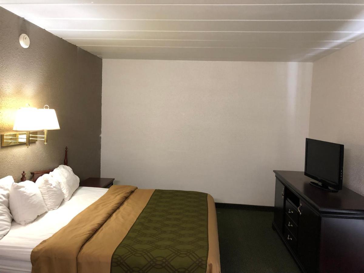 Econo Lodge Inn & Suites Wisconsin Dells Exterior foto