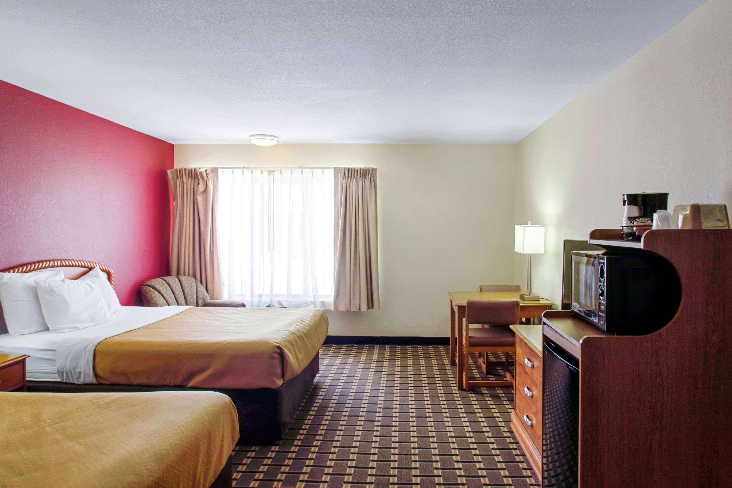Econo Lodge Inn & Suites Wisconsin Dells Exterior foto