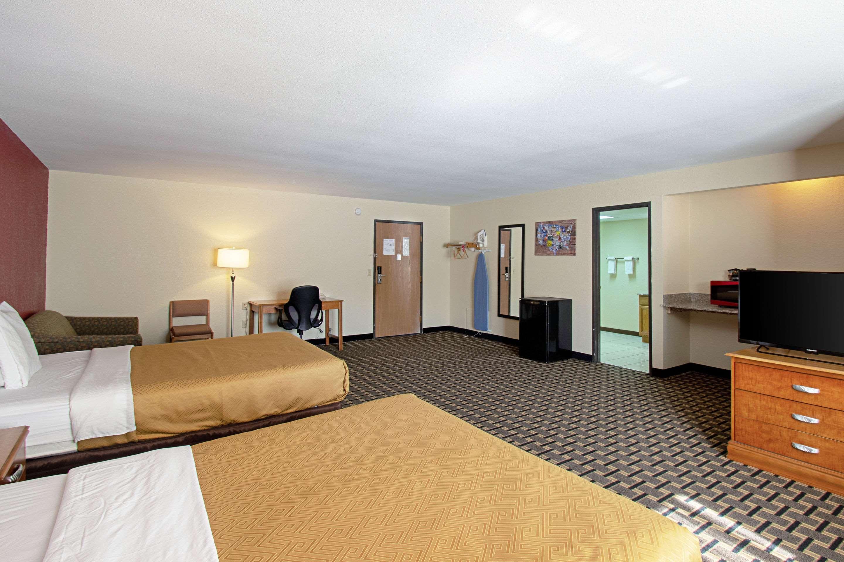 Econo Lodge Inn & Suites Wisconsin Dells Exterior foto